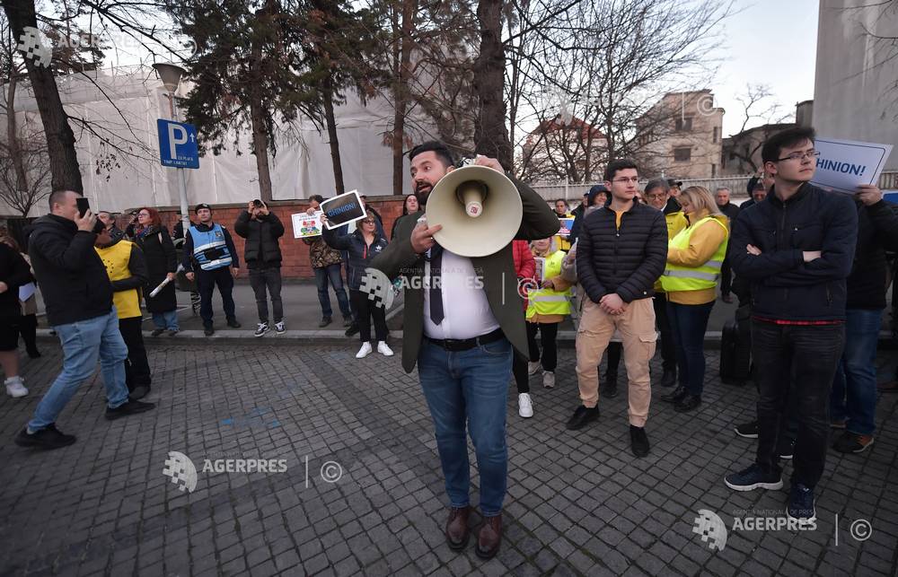 Protest Aur N Fa A Fostului Sediu Al Pnl Din Bulevardul Aviatorilor