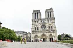 PARIS - CATEDRALA NOTRE-DAME