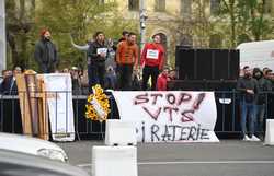 BUCURESTI - PROTEST - CONFEDERATIA OPERATORILOR SI TRANSPORTATORILOR AUTORIZATI DIN ROMANIA - ASOCIATIA PENTRU DREPTURILE TAXIMETRISTILOR INDEPENDENTI