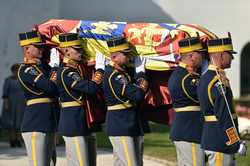 BUCURESTI - FUNERALII REGINA-MAMA ELENA