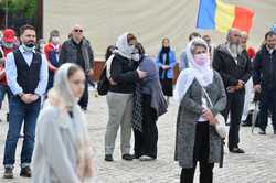 BUCURESTI - STARE DE ALERTA - CATEDRALA PATRIARHALA