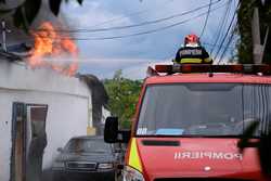 IASI - INCENDIU - DEPOZIT CU MATERIALE TEXTILE SI MASE PLASTICE