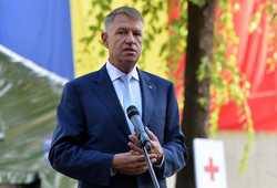 BUCURESTI - VIZITA KLAUS IOHANNIS - INSTITUTUL NATIONAL DE CERCETARE-DEZVOLTARE MEDICO-MILITARA &#039;CANTACUZINO&#039;