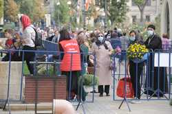 IASI - PROCESIUNE - RACLA SFINTEI CUVIOASE PARASCHEVA