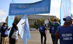 BUCURESTI - PROTEST - CONSILIUL NATIONAL AL FEDERATIEI SALARIATILOR DIN ADMINISTRATIA PUBLICA CENTRALA SI LOCALA DIN ROMANIA - &#039;COLUMNA&#039;