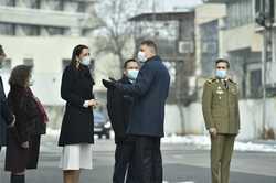 BUCURESTI - VIZITA KLAUS IOHANNIS - CENTRUL DE VACCINARE ANTI-COVID-19