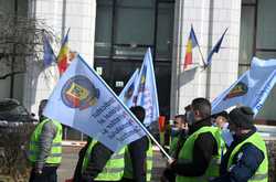 BUCURESTI - PROTEST SINDICATUL NATIONAL AL POLITISTILOR SI PERSONALULUI CONTRACTUAL