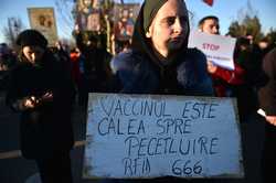 BUCURESTI - PROTEST - &#039;SPUNEM NU VACCINARII FORTATE&#039;