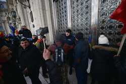 BUCURESTI - PROTEST -  ALIANTA PENTRU UNIREA ROMANILOR