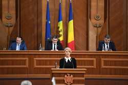 CHISINAU - SEDINTA COMUNA A PARLAMENTELOR ROMANIEI SI REPUBLICII MOLDOVA