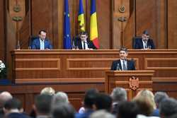 CHISINAU - SEDINTA COMUNA A PARLAMENTELOR ROMANIEI SI REPUBLICII MOLDOVA