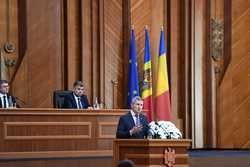 CHISINAU - SEDINTA COMUNA A PARLAMENTELOR ROMANIEI SI REPUBLICII MOLDOVA