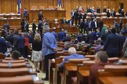 PARLAMENT - SEDINTA COMUNA - VOT DE INVESTITURA - GUVERNUL MARCEL CIOLACU