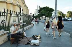 BUCURESTI - &#039;STRAZI DESCHISE - BUCURESTI, PROMENADA URBANA&#039;