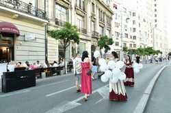 BUCURESTI - &#039;STRAZI DESCHISE - BUCURESTI, PROMENADA URBANA&#039;