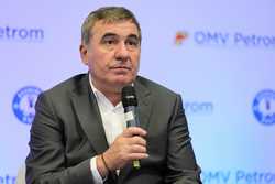 BUCURESTI - CONFERINTA PRESA - ACADEMIA DE FOTBAL &#039;GHEORGHE HAGI&#039; - OMV PETROM