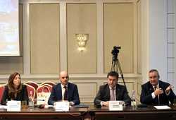 BUCURESTI - DEZBATERE -  &#039;MAREA INDUSTRIE - CONTRIBUTOR IMPORTANT LA PIB-UL ROMANIEI&#039;