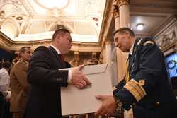 BUCURESTI - PALATUL CERCULUI MILITAR NATIONAL - IMPACHETARE CADOURI - VETERANI DE RAZBOI