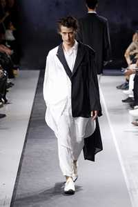 FRANCEPARISFASHION WEEKYOHJI YAMAMOTO