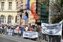 BUCURESTI - PROTEST - FEDERATIA SINDICATELOR TRANSPORTATORILOR FEROVIARI DIN ROMANIA