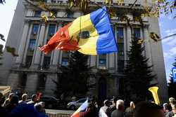 BUCURESTI - PROTEST - FEDERATIA SINDICATELOR TRANSPORTATORILOR FEROVIARI DIN ROMANIA