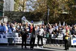 BUCURESTI - PROTEST - FEDERATIA SINDICATELOR TRANSPORTATORILOR FEROVIARI DIN ROMANIA