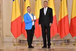 BUCURESTI - PALATUL COTROCENI - CEREMONIE DECORARE INSTITUTII DE INVATAMANT