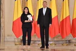 BUCURESTI - PALATUL COTROCENI - CEREMONIE DECORARE INSTITUTII DE INVATAMANT