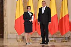 BUCURESTI - PALATUL COTROCENI - CEREMONIE DECORARE INSTITUTII DE INVATAMANT