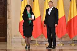 BUCURESTI - PALATUL COTROCENI - CEREMONIE DECORARE INSTITUTII DE INVATAMANT