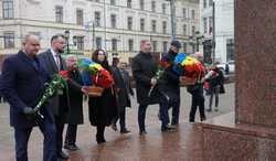 CERNAUTI - CEREMONIE DEPUNERI DE COROANE - MEMORIA VICTIMELOR RAZBOIULUI