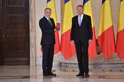 BUCURESTI - PALATUL COTROCENI - CEREMONIE DECORARE - PERSONALITATI CIVILE