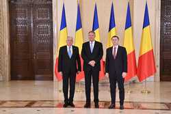 BUCURESTI - PALATUL COTROCENI - CEREMONIE DECORARE - PERSONALITATI CIVILE