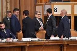 PARLAMENT - AUDIERE - MINISTRII PROPUSI IN NOUL GUVERN CIOLACU