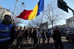 PIATA VICTORIEI - PROTEST - SUSTINATORI AI LUI CALIN GEORGESCU