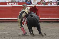 COLOMBIA BULLFIGHTING