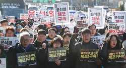 Focus S Korean president arrested in residence over martial law imposition