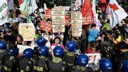 PHILIPPINES US PROTEST