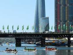 AUSTRALIASYDNEYCHINESE LUNAR NEW YEARDRAGON BOAT RACES