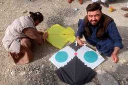 PAKISTAN KITE FLYING