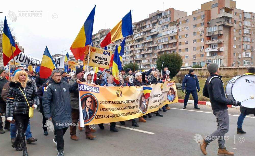 DEVA - PROTEST - ALIANTA PENTRU UNIREA ROMANILOR