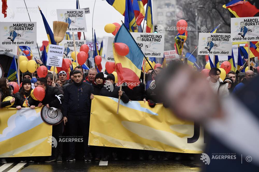 BUCURESTI - MITING - AUR