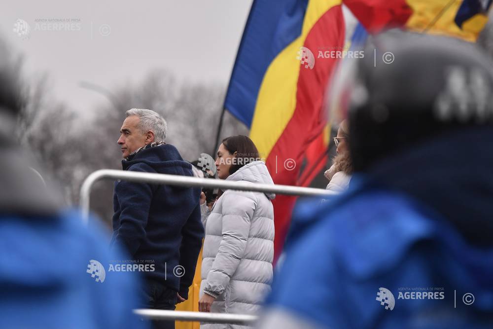 BUCURESTI - MITING - AUR