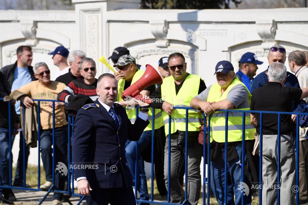 BUCURESTI - MANIFESTARE SINDICALA - PALATUL PARLAMENTULUI