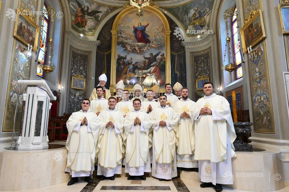 IASI - CEREMONIE - CATEDRALA ROMANO-CATOLICA 'SFANTA FECIOARA MARIA, REGINA'